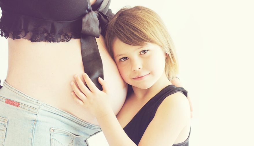 pregnant-775036_1280